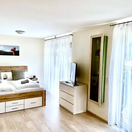 Relaxapartments Black Forest Diamond Direkt An Der Hornberger Freilichtbuehne - Sonnenterrasse Mit Blick Auf Hornberger Schloss, Schnelles Internet, Fuer Bis Zu 2 Personen * הורנברג